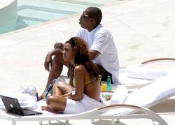 Click image for larger version. 

Name:	beyonce_jay_z_monaco_vacation_131.jpg 
Views:	2476 
Size:	21.8 KB 
ID:	100679