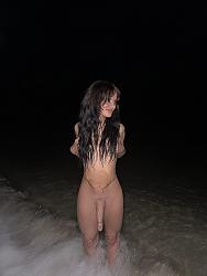 Click image for larger version. 

Name:	Kendal(7)(Skinny Dipping Hung).jpg 
Views:	476 
Size:	156.2 KB 
ID:	1426999