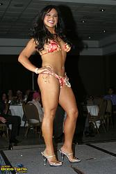 Click image for larger version. 

Name:	2005missqueenuniverse101_196.jpg 
Views:	15230 
Size:	70.3 KB 
ID:	39477