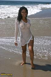 Click image for larger version. 

Name:	doll_zumabeach200.jpg 
Views:	78 
Size:	200.9 KB 
ID:	1137984