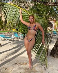 Click image for larger version. 

Name:	bik 1 Carmen Carrera E4XDygdWYAACsiz.jpg 
Views:	387 
Size:	428.1 KB 
ID:	1421901