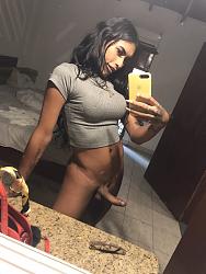 Click image for larger version. 

Name:	anthonella barboza selfie.jpg 
Views:	238 
Size:	321.1 KB 
ID:	1430465