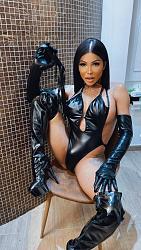 Click image for larger version. 

Name:	leather 1 Vanessa Jhons twitter GGqFSRuWQAEVJRx.jpg 
Views:	139 
Size:	146.7 KB 
ID:	1453274