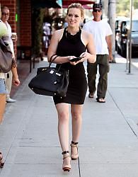 Click image for larger version. 

Name:	66106_hillaryduff_kg013_123_1122lo.jpg 
Views:	181 
Size:	914.2 KB 
ID:	334645