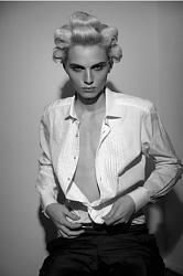Click image for larger version. 

Name:	andrej-pejic-for-dossier-journal-004.jpg 
Views:	1383 
Size:	117.0 KB 
ID:	396813